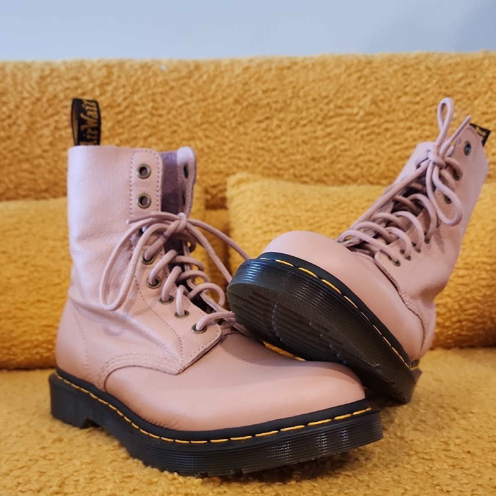 Dr. Marten Peach Pink 1460 Pascal 10W/8.5M (US) BRAND NEW
